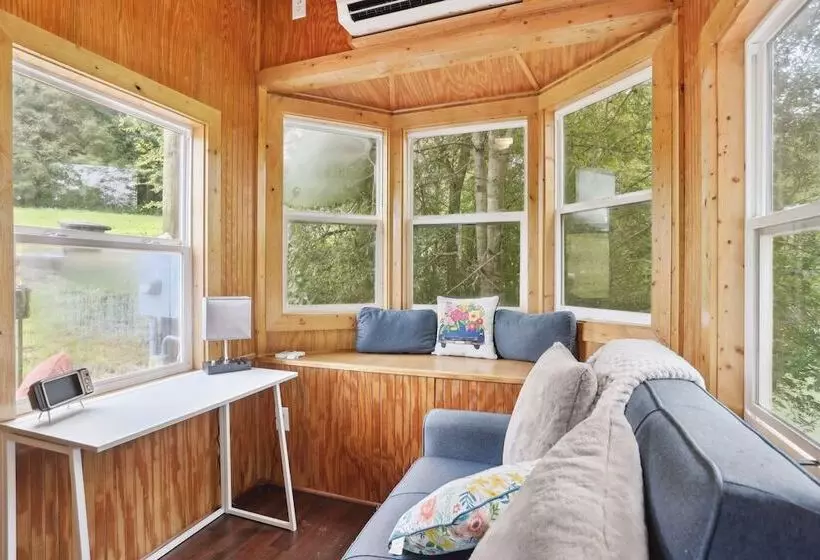 Pendergrass Tiny Home Cabin On Pond W/ Fire Pit!