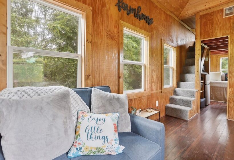 Pendergrass Tiny Home Cabin On Pond W/ Fire Pit!