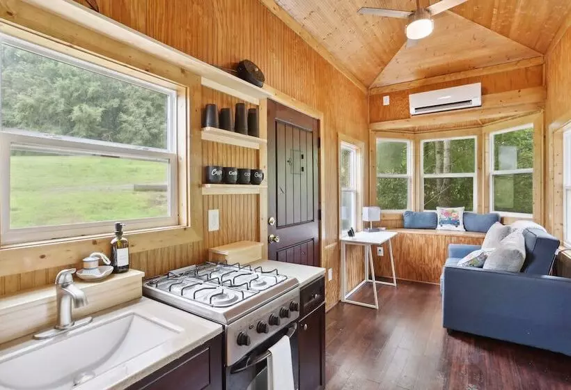 Pendergrass Tiny Home Cabin On Pond W/ Fire Pit!