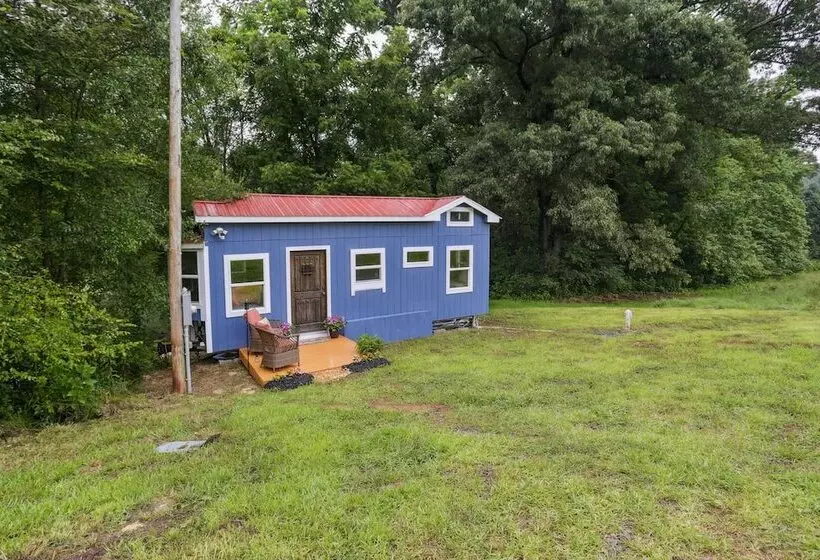 Pendergrass Tiny Home Cabin On Pond W/ Fire Pit!