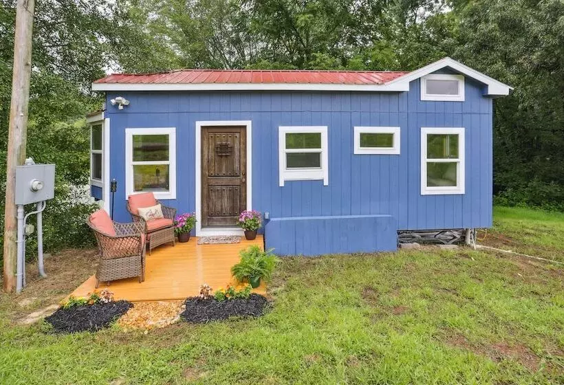 Pendergrass Tiny Home Cabin On Pond W/ Fire Pit!