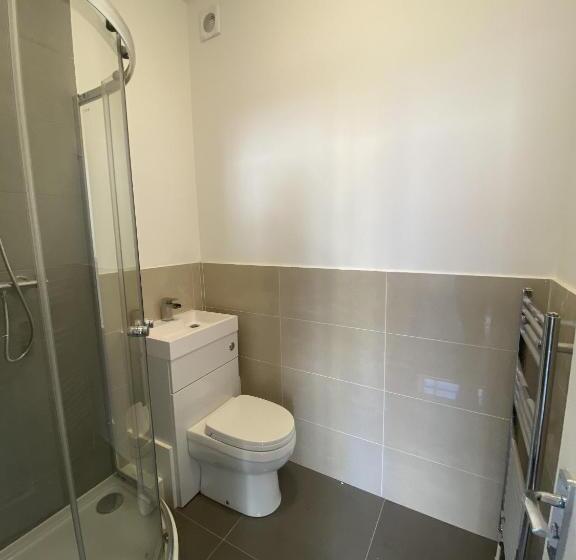 פנסיון Cosy 3bd Guesthouse. Private Bathrooms