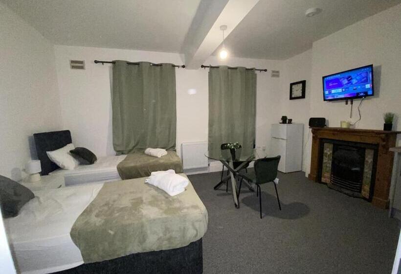 פנסיון Cosy 3bd Guesthouse. Private Bathrooms