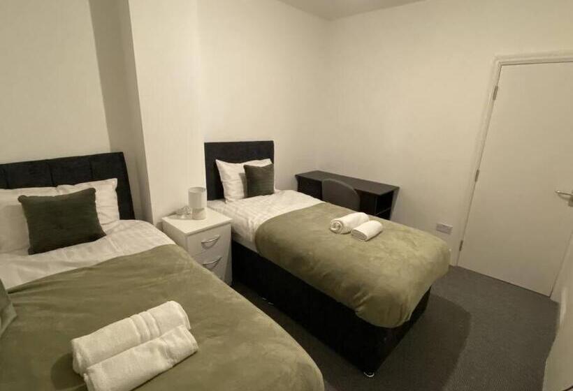 פנסיון Cosy 3bd Guesthouse. Private Bathrooms