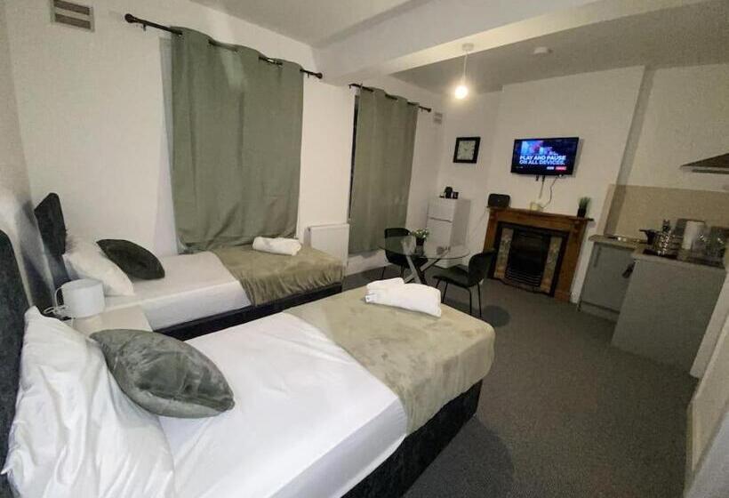 פנסיון Cosy 3bd Guesthouse. Private Bathrooms