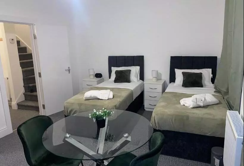 ペンション Cosy 3bd Guesthouse. Private Bathrooms