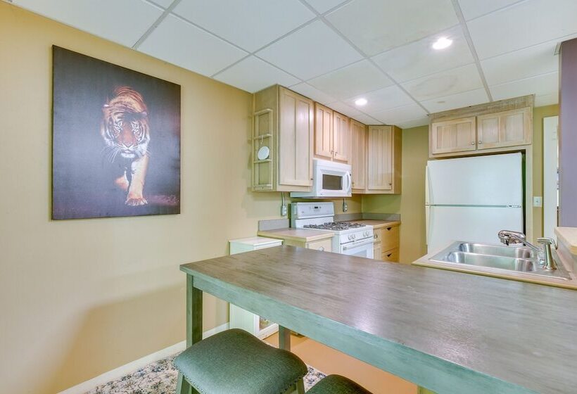 Pet Friendly Conyers Cabin   23 Miles To Atlanta!