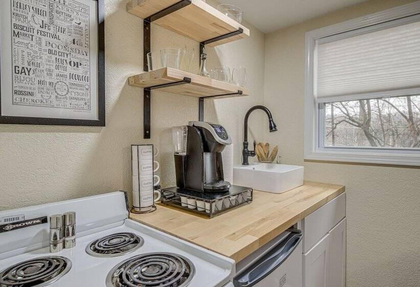 Pet Friendly Cottage ~ 8 Mi To Downtown Knoxville!