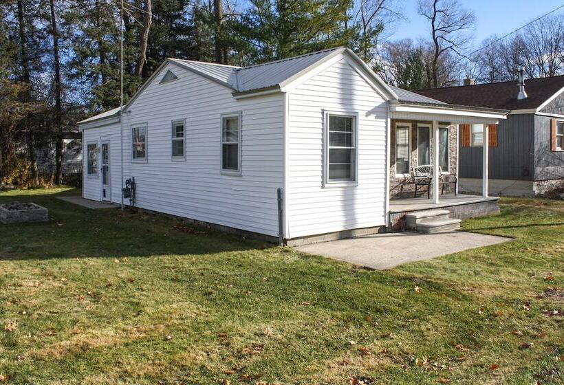 Pet Friendly Michigan Retreat W/ Fire Pit & Yard!