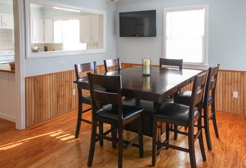 Pet Friendly Michigan Retreat W/ Fire Pit & Yard!