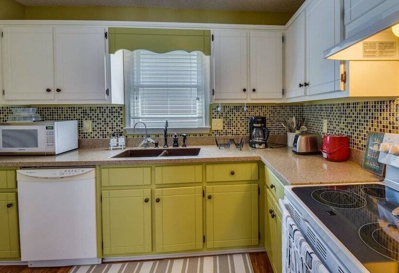 Quaint Athens Retreat ~ 5 Mi To Downtown!