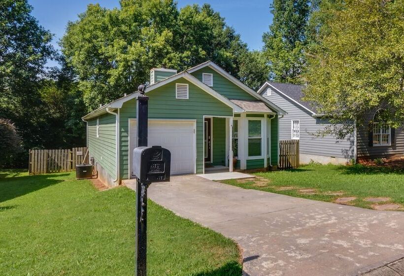 Quaint Athens Retreat ~ 5 Mi To Downtown!