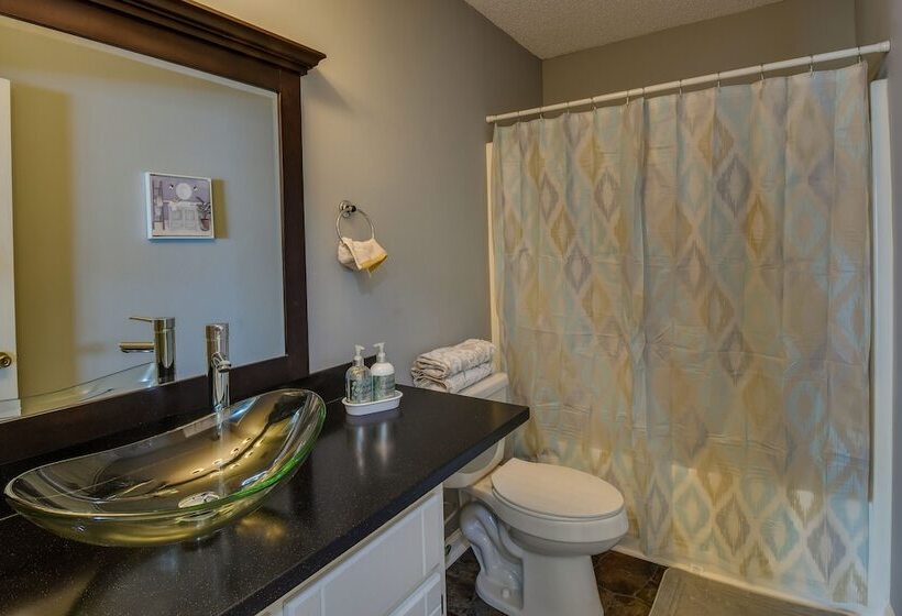 Quaint Athens Retreat ~ 5 Mi To Downtown!