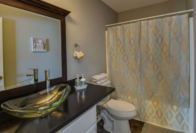 Quaint Athens Retreat ~ 5 Mi To Downtown!