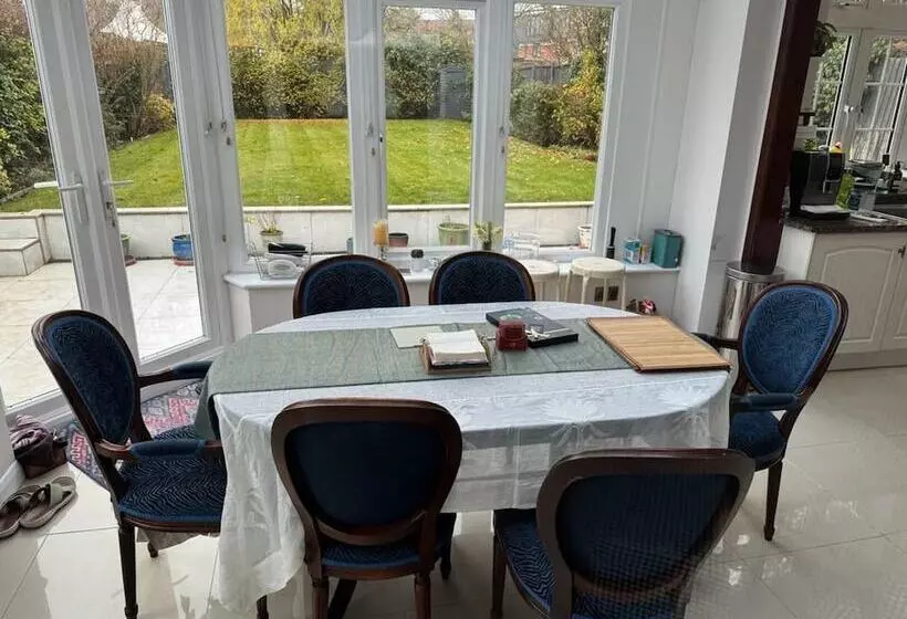 Residenssi Cosy And Lovely 4 Bed House In Stanmore