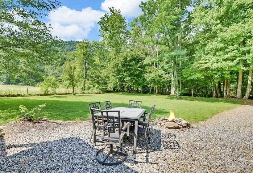 Riverfront Cabin W/ Hot Tub & Mountain Views!