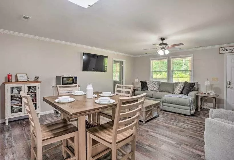 Rock Spring Hideaway W/ Large Yard + Grill!