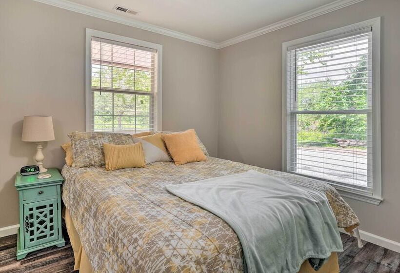 Rock Spring Hideaway W/ Large Yard + Grill!