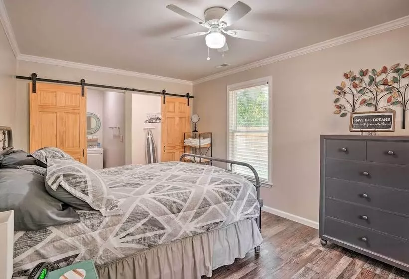 Rock Spring Hideaway W/ Large Yard + Grill!