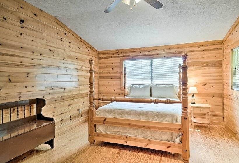 Rustic Young Harris Cabin W/ Fire Pit & Views