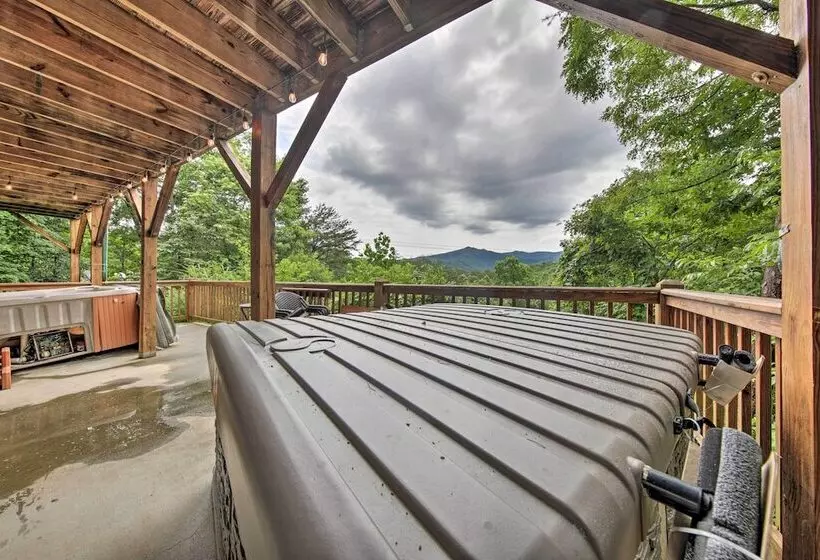 Rustic Young Harris Cabin W/ Fire Pit & Views