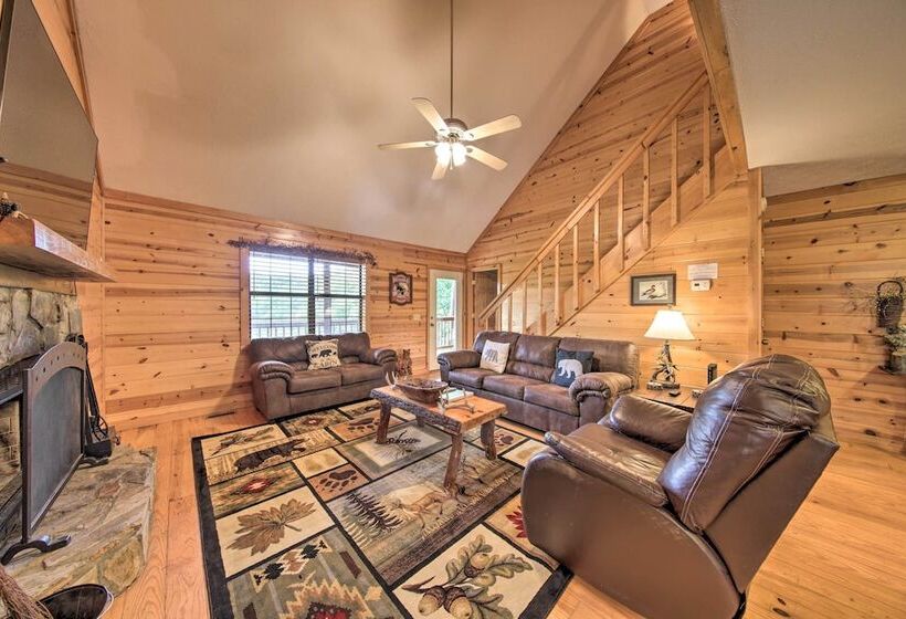 Rustic Young Harris Cabin W/ Fire Pit & Views