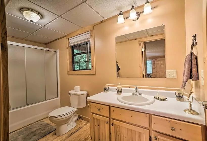 Rustic Young Harris Cabin W/ Fire Pit & Views