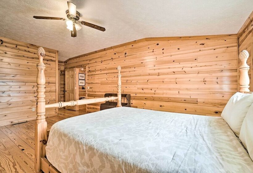 Rustic Young Harris Cabin W/ Fire Pit & Views