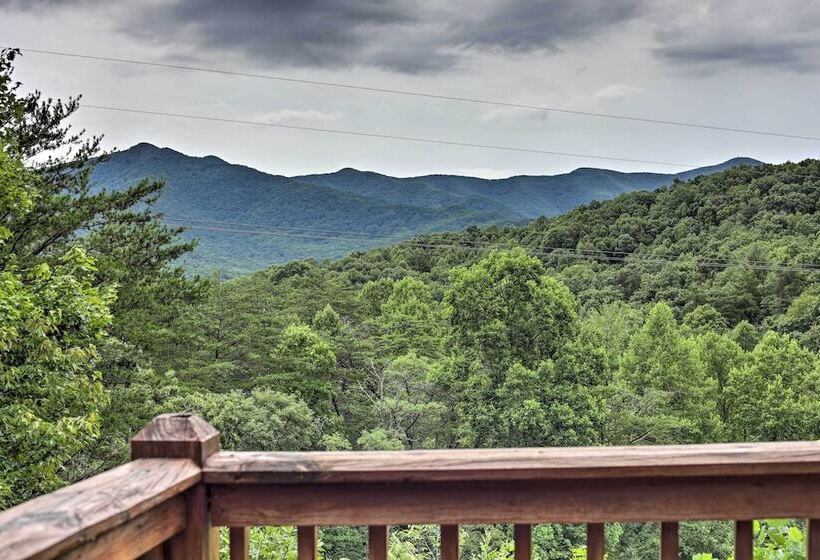 Rustic Young Harris Cabin W/ Fire Pit & Views