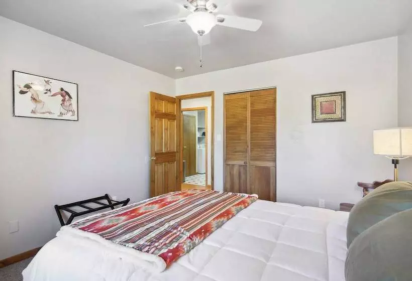 Single Tree Cottage   Walk To Downtown Chama!