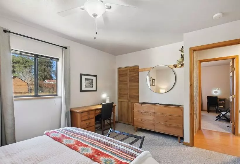 Single Tree Cottage   Walk To Downtown Chama!