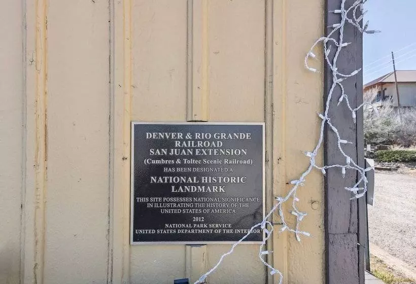 Single Tree Cottage   Walk To Downtown Chama!