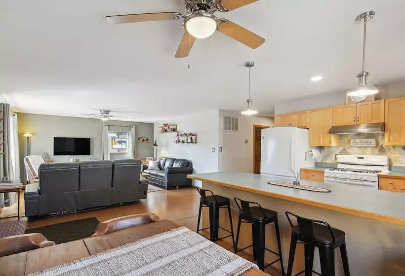 Single Tree Cottage   Walk To Downtown Chama!