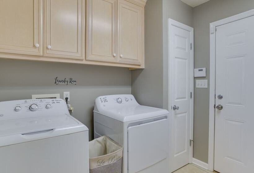 Southern Georgia Home W/ Yard: 8 Mi To Moody Afb