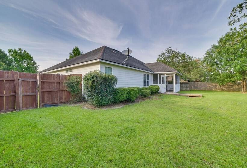 Southern Georgia Home W/ Yard: 8 Mi To Moody Afb