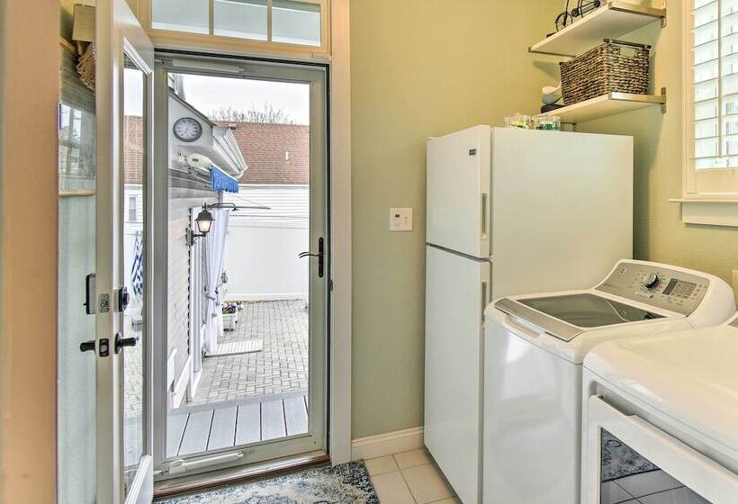 Spacious Norfolk Home W/ Private Hot Tub!