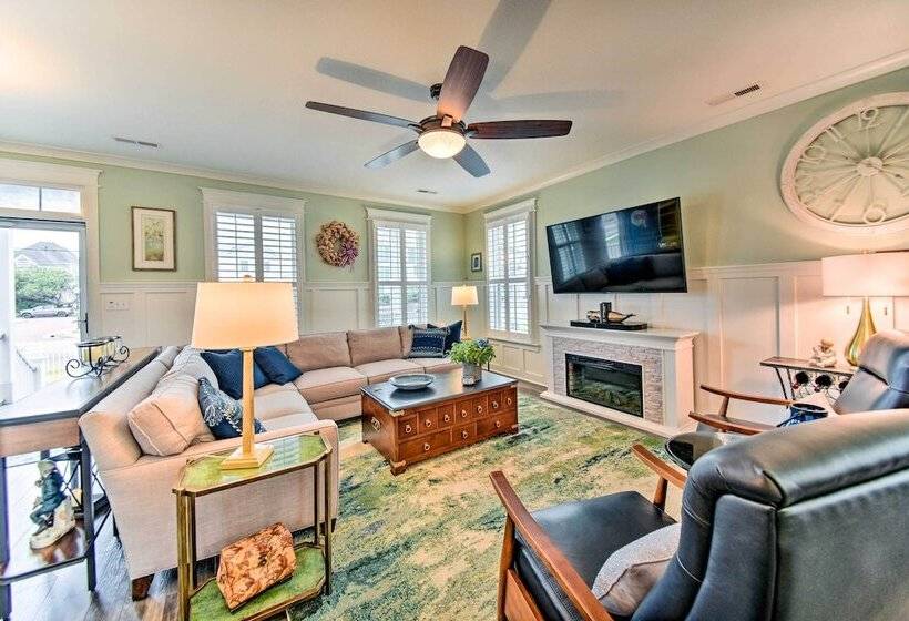 Spacious Norfolk Home W/ Private Hot Tub!