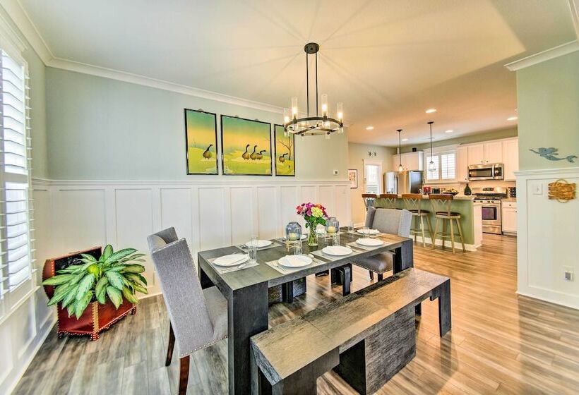 Spacious Norfolk Home W/ Private Hot Tub!