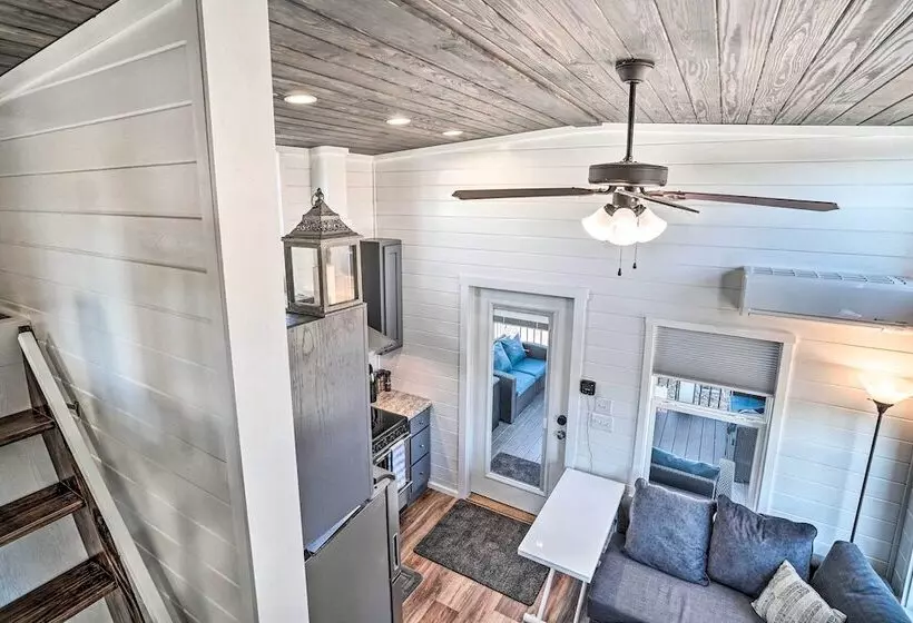 Splendid Tiny Home With Fire Pit ~ 2 Mi To Lake!