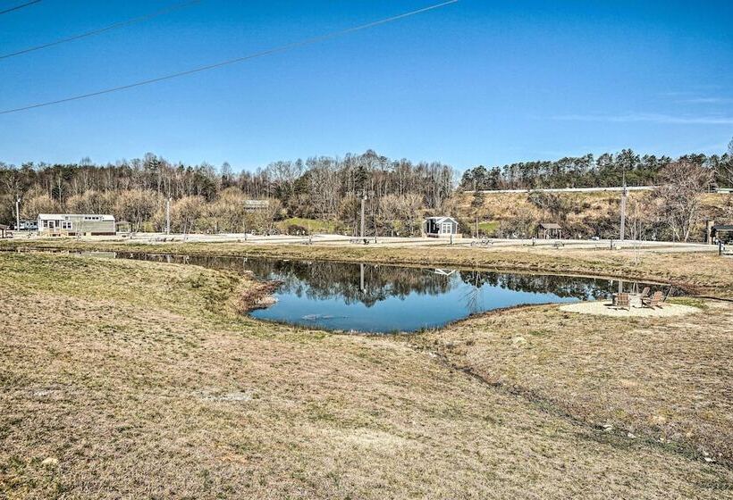 Splendid Tiny Home With Fire Pit ~ 2 Mi To Lake!