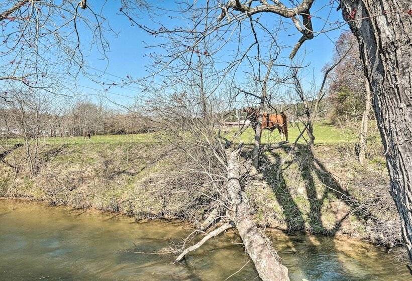 Splendid Tiny Home With Fire Pit ~ 2 Mi To Lake!
