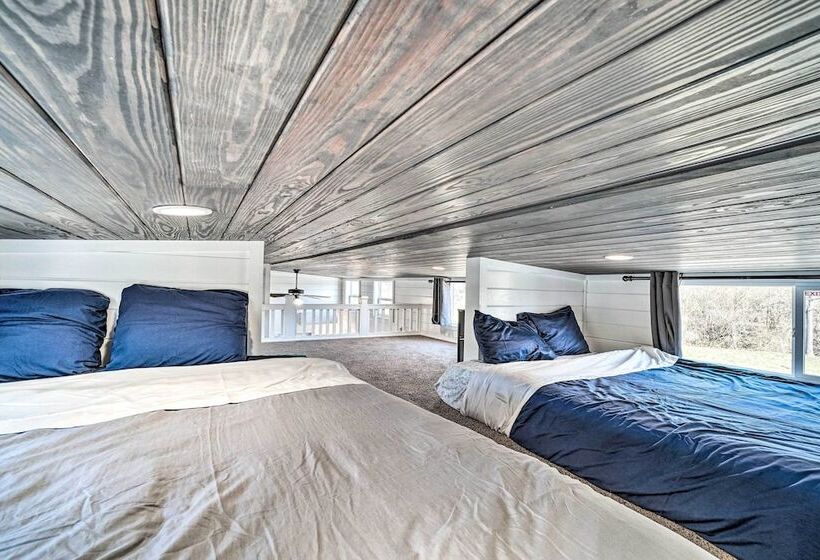 Splendid Tiny Home With Fire Pit ~ 2 Mi To Lake!