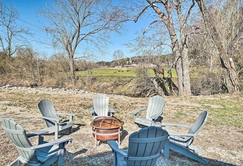 Splendid Tiny Home With Fire Pit ~ 2 Mi To Lake!