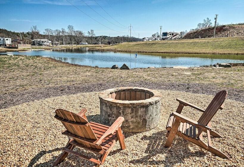 Splendid Tiny Home With Fire Pit ~ 2 Mi To Lake!