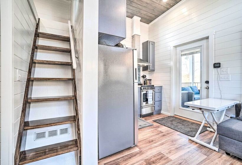 Splendid Tiny Home With Fire Pit ~ 2 Mi To Lake!