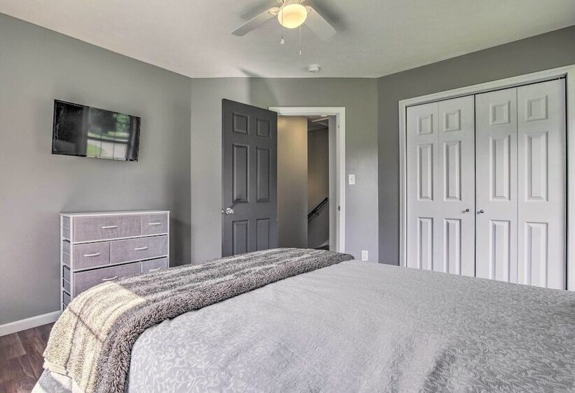 Stylish Fort Payne Retreat: Hike & Rock Climb