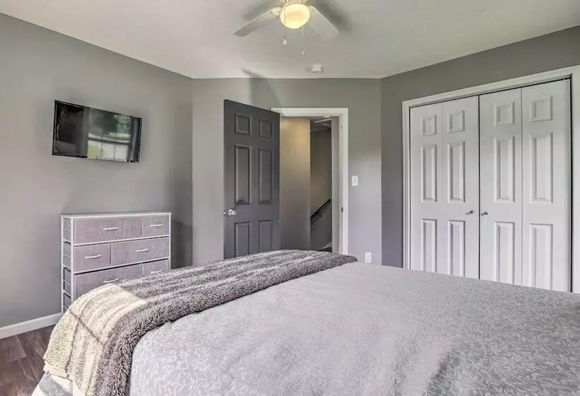 Stylish Fort Payne Retreat: Hike & Rock Climb