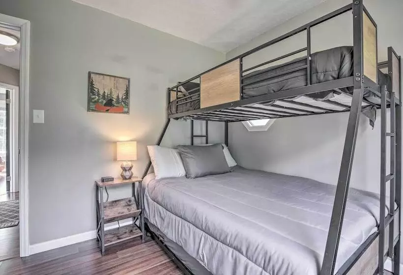 Stylish Fort Payne Retreat: Hike & Rock Climb