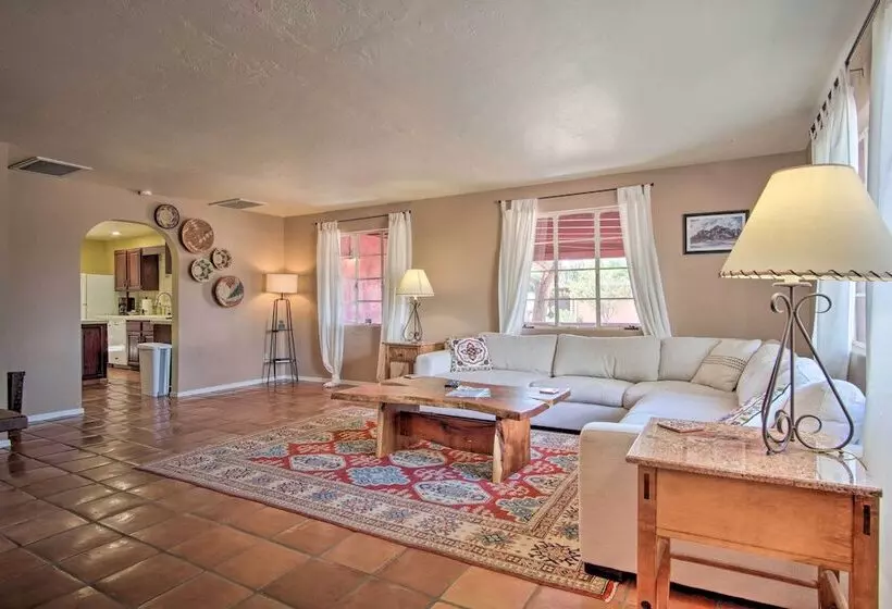 Stylish Tucson Home: Backyard Oasis W/ Grill!