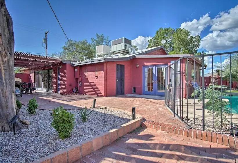 Stylish Tucson Home: Backyard Oasis W/ Grill!